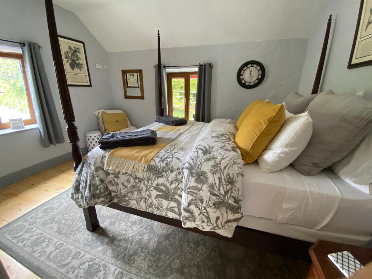 Salmon Weir Lodge Cong Ngoại thất bức ảnh
